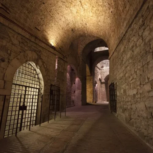 Perugia sotterranea: la Rocca Paolina, i sotterranei e il Pozzo Etrusco